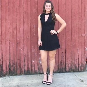 FRANCESCA’S FLATTERING TIGHT DRESS